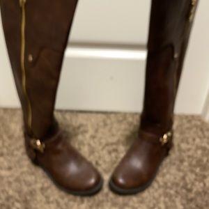 Guess size 7 boots